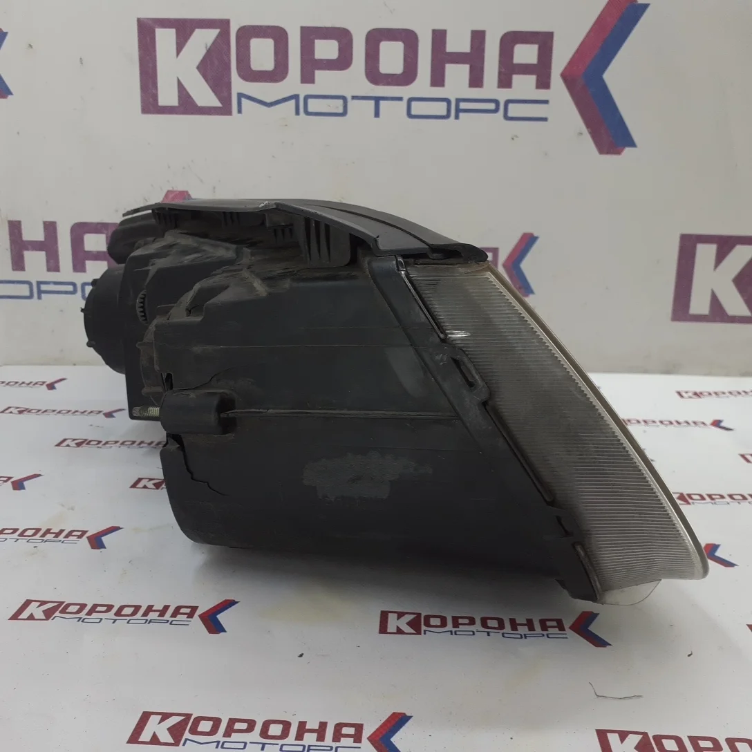 Фара левая Б/У трещина на корпусе