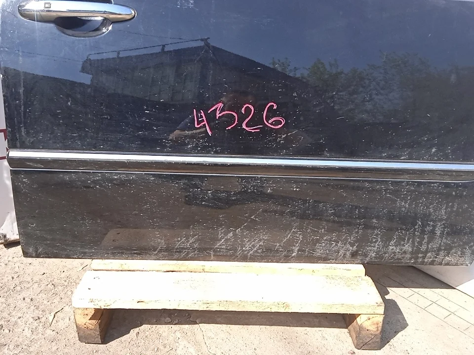 Дверь передняя правая Б/У потертости