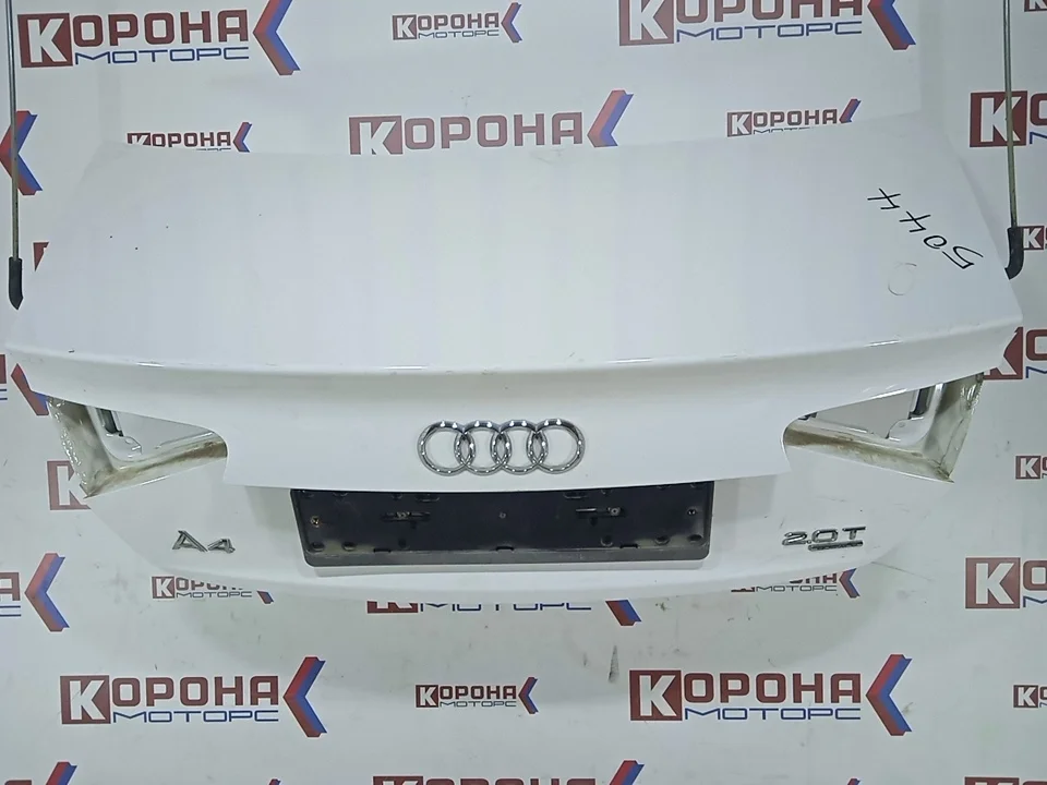 Крышка багажника Audi A4 B8 8K Б/У Мелкие потёртости