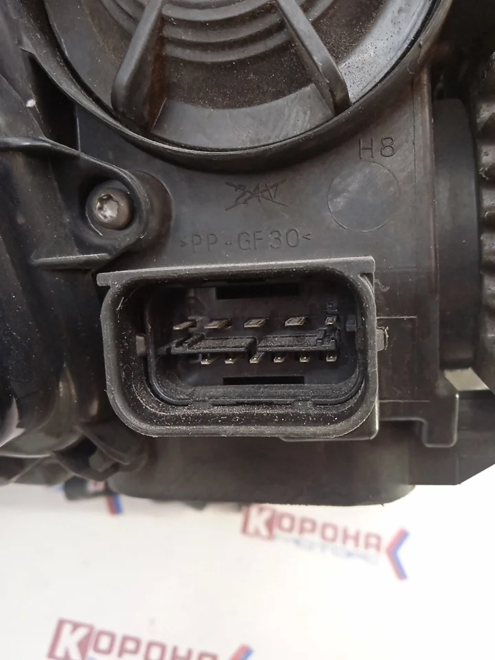 Фара левая BMW 3er e90 (2008-2013) ксенон Б/У Оригинал мутное стекло дефект двух креплений