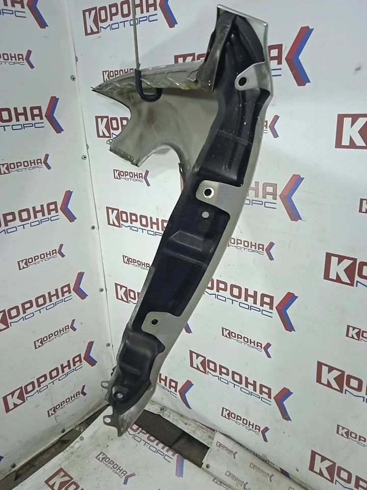 Крыло Audi A6 4G0821102 C7, переднее правое Б/У Вмятина на ребре мелкие потёртости царапины