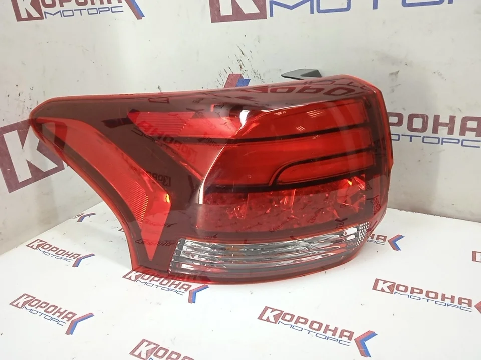 Фонарь Задний Уценка скол на стекле