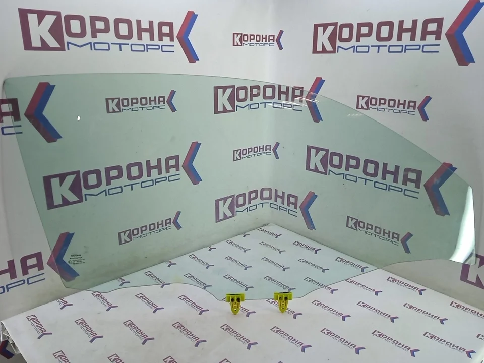 Стекло двери передней правой "