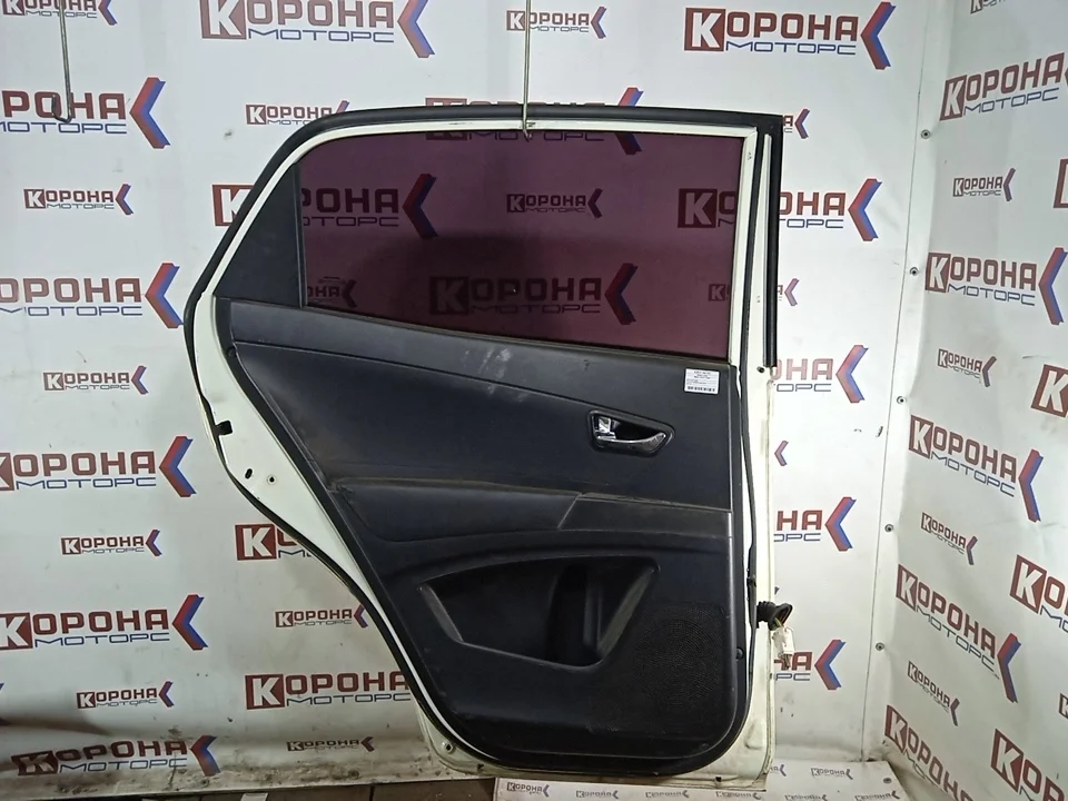 Дверь задняя левая Б/У потертости царапины небольшие вмятины