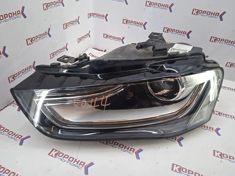 Фара ксеноновая AUDI A4 8K0941043C B8 Б/У Оригинал мелкие потёртости