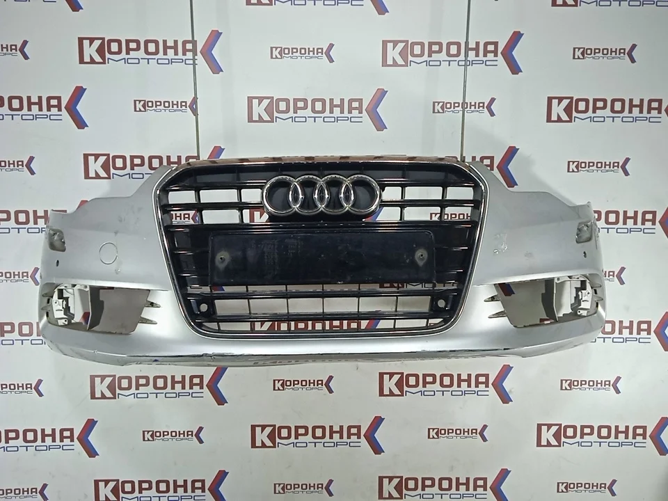 Накладка переднего бампера  Audi A6 2012 4G0807065B C7 Б/У В сборе с решоткой потёртости царапины цвет серебро