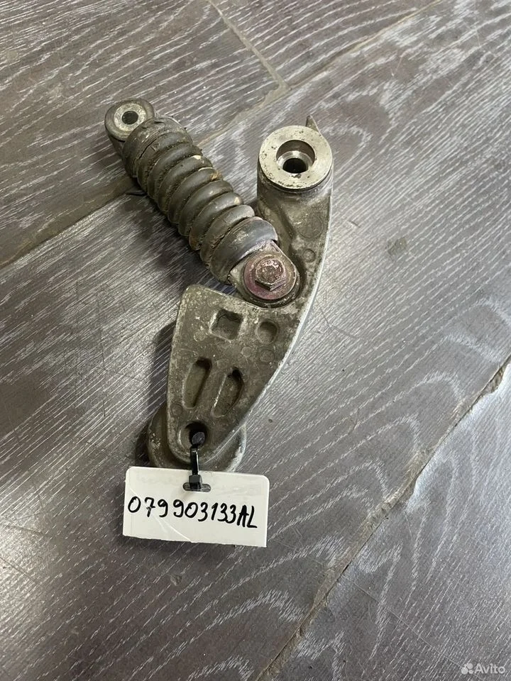 Натяжитель приводного ремня vag 079903133al