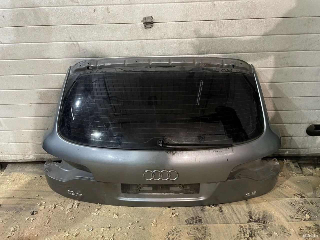 Крышка багажника audi q7 4l 4l0827023