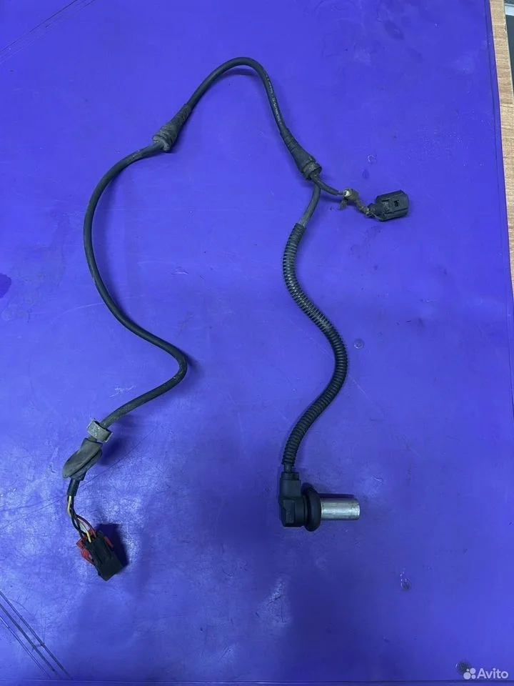 Датчик abs передний audi vw skoda 8d0927803d