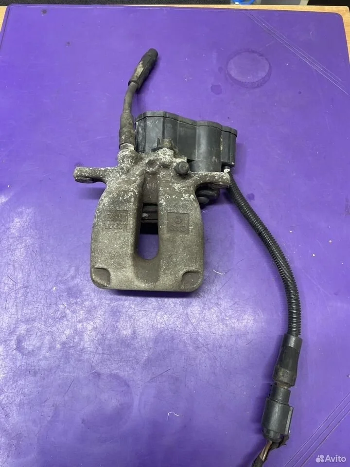 Суппорт задний левый audi a8 d3 4e0615403b