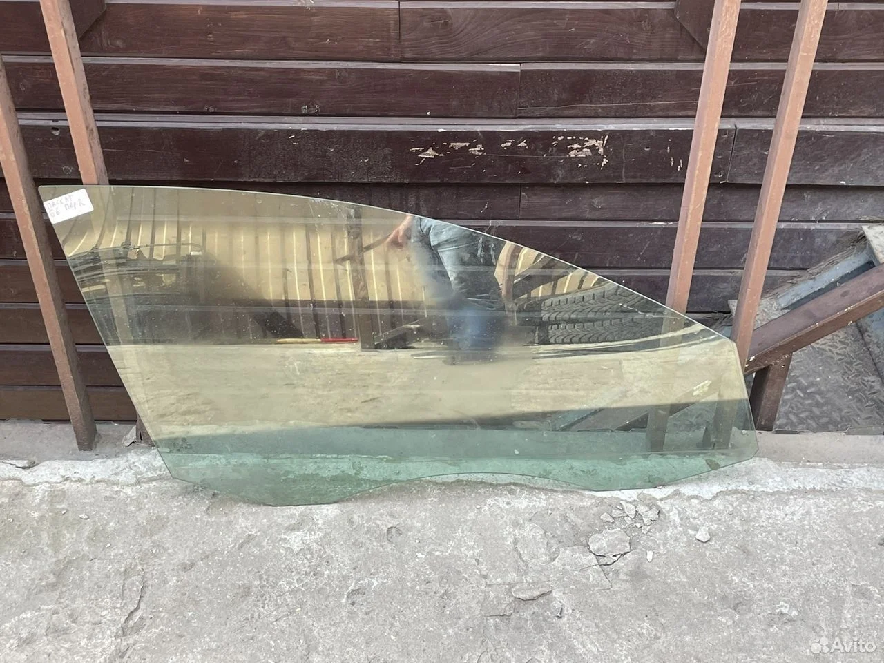 Переднее правое стекло a6 c6