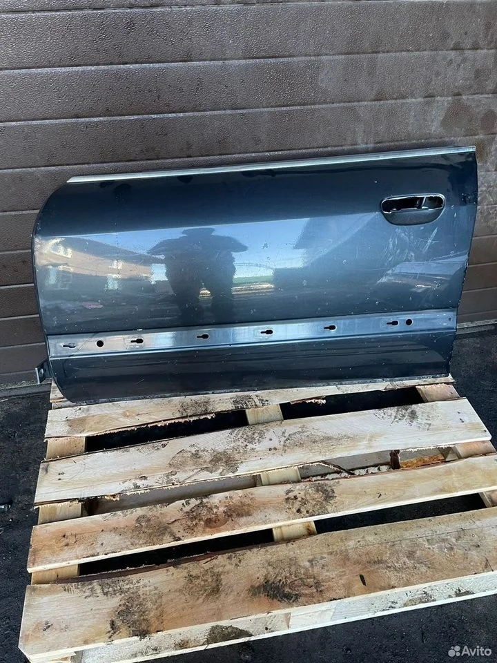 Дверь передняя левая audi a8 d2 4d0831051e