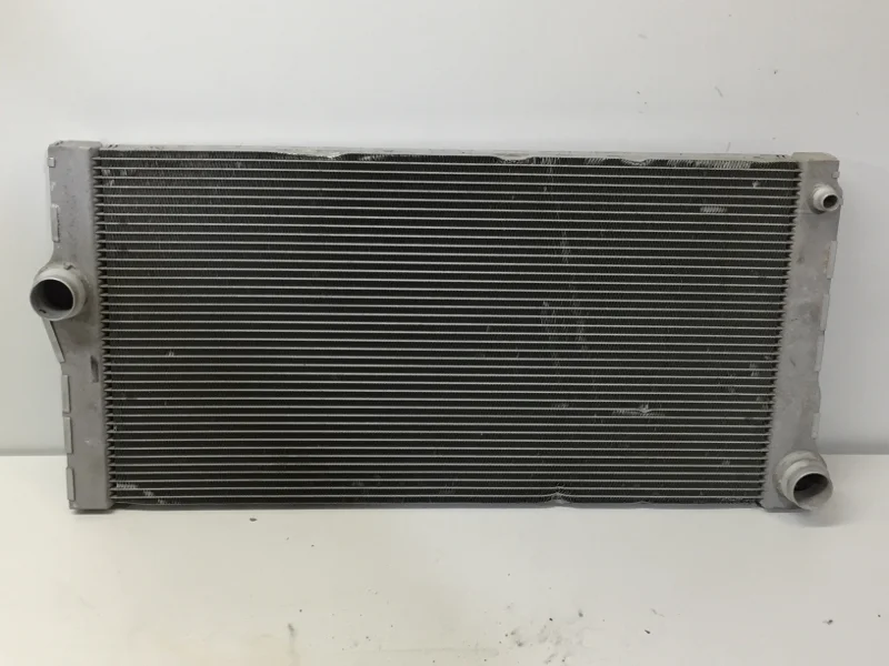 Радиатор охлаждения двигателя BMW 5 series 2009-2017 17118509176 F10/F11, передний