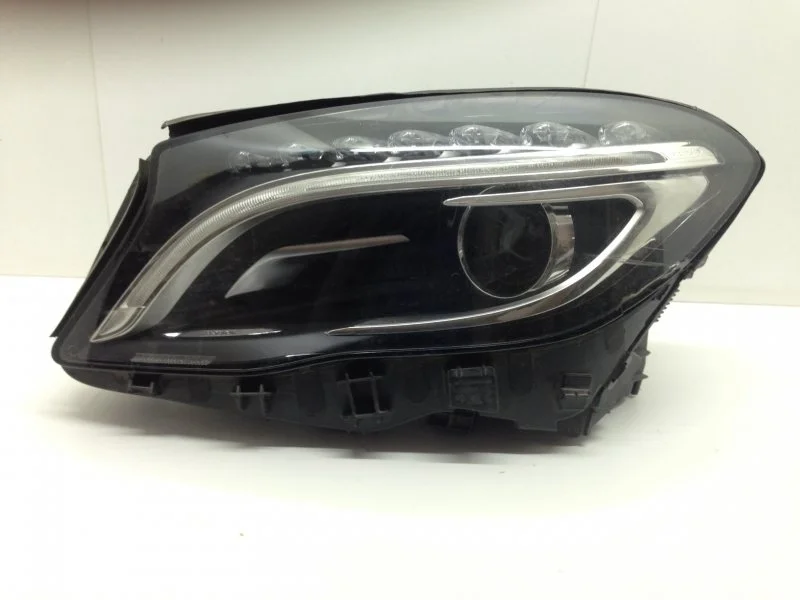 Фара Mercedes-Benz GLA-klasse 2013-2020 A1569061700 X156, передняя левая