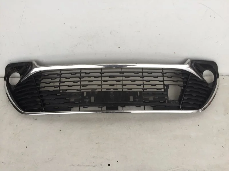 Решётка радиатора Toyota Camry 2014-2018 5311206820 XV50, передняя