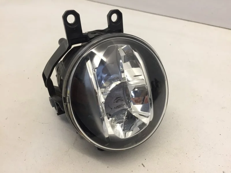Фара противотуманная Toyota Camry 2017-2020 8122048051 XV70, передняя правая