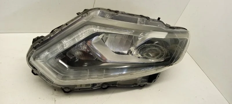 Фара Nissan X-Trail 2017-2021 260606FP1A T32, передняя левая