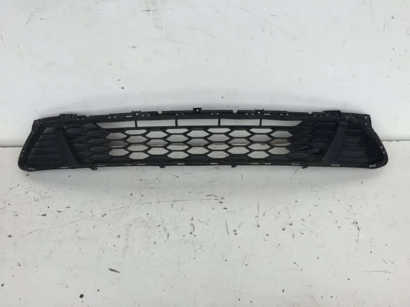 Решётка радиатора Kia Ceed 2018-2021 86560J7000 3, передняя