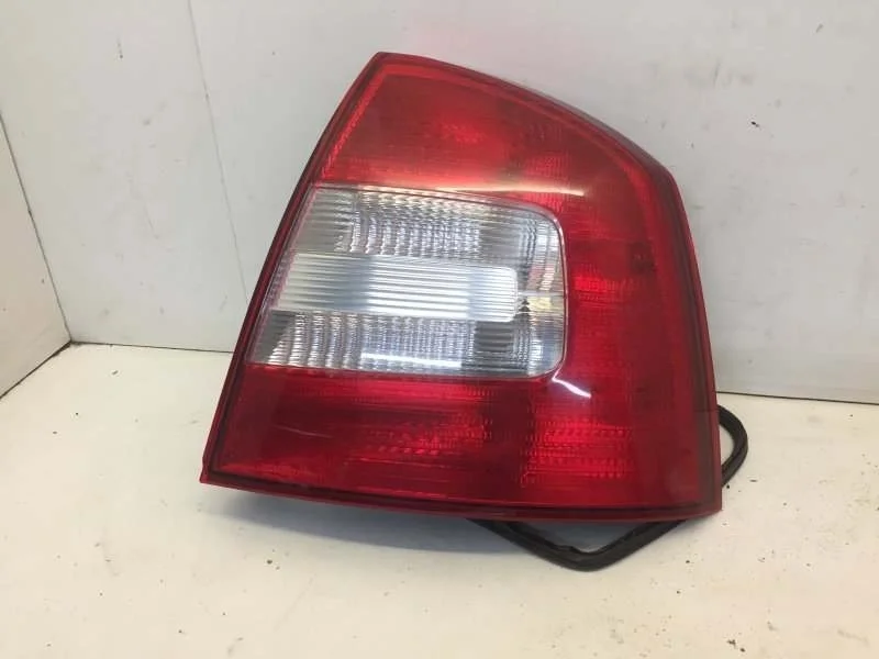 Фонарь Skoda Octavia 2009 1Z5945096B A5, задний правый