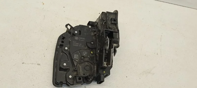 Замок двери BMW 5 series 2018-2021 51217477699 G30/G31, передний левый