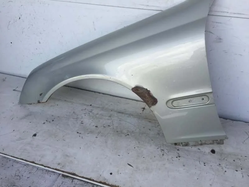 Крыло Mercedes-Benz C-klasse 2000-2008 A2038800118 W203, переднее левое