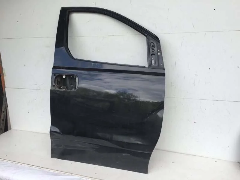 Дверь Hyundai Starex 2007-2021 760044H030 H1, передняя правая