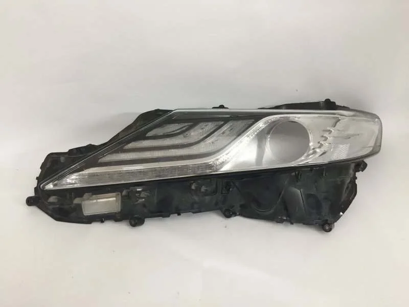 Стекло фары Toyota Camry 2017-2021 8117133D71 XV70, переднее левое