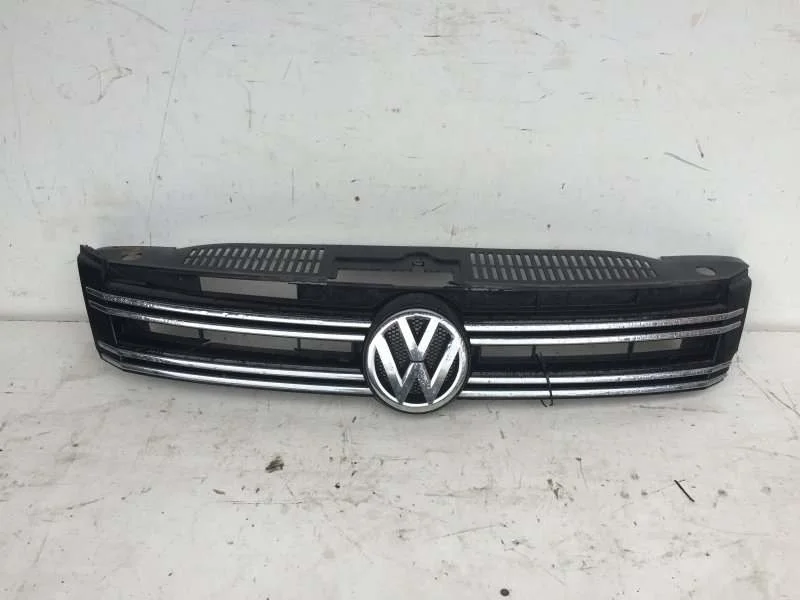 Решётка радиатора Volkswagen Tiguan 2011-2016 5N0853651 1, передняя