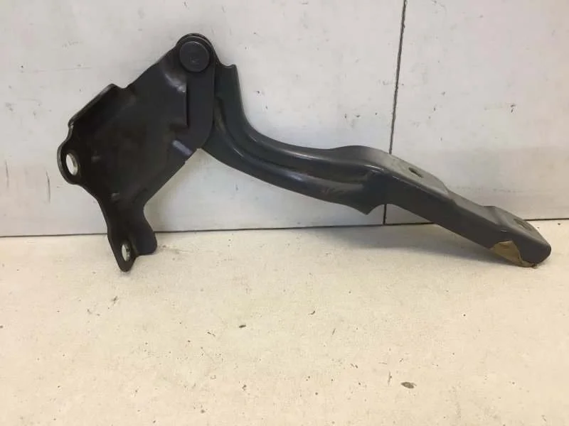 Петля капота Hyundai Creta 2016-2022 79110A0000 1, передняя левая