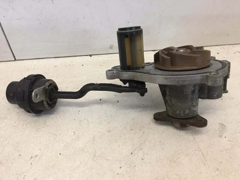 Насос водяной (помпа) BMW 5 series 2016-2020 11518638026 G30/G31, передний
