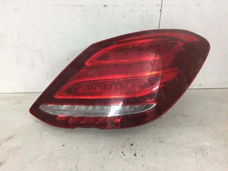 Фонарь Mercedes-Benz C-klasse 2013-2021 A2059060457 W205, задний правый