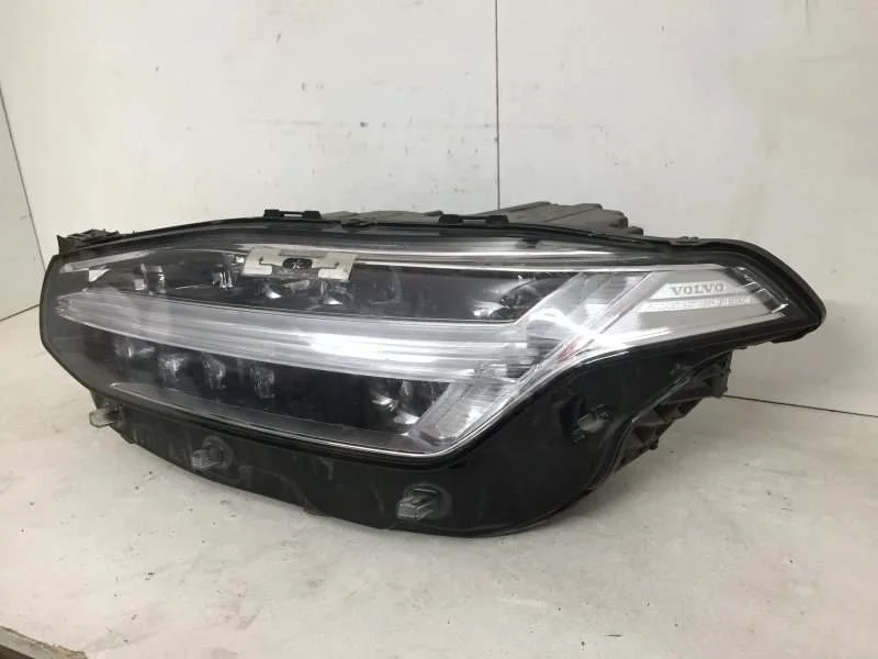 Фара Volvo XC90 2014-2019 32228688 2, передняя левая