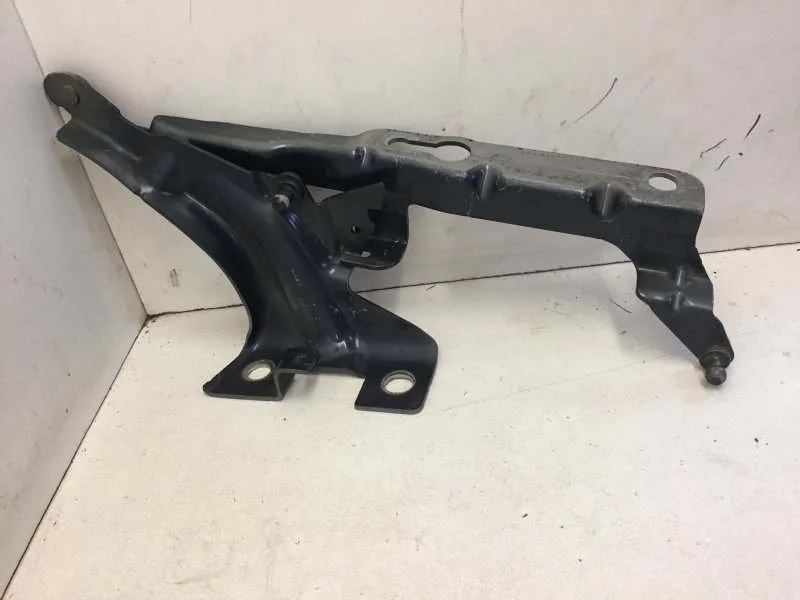 Петля капота Volvo XC90 2014-2019 31352879 2, передняя правая