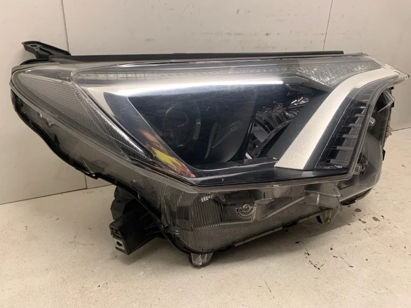 Фара Toyota Rav4 2015-2019 8114542680 CA40, передняя правая