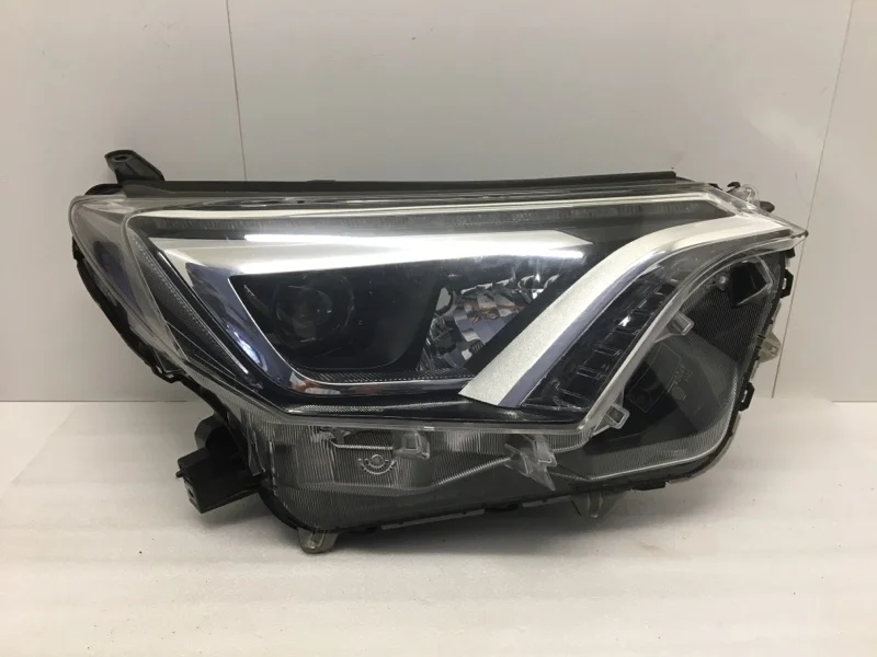 Фара Toyota Rav4 2015-2019 8114542680 CA40, передняя правая
