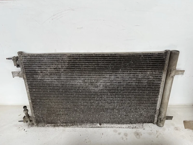 Радиатор кондиционера Chevrolet Cruze 2009-2015 23305638 1, передний