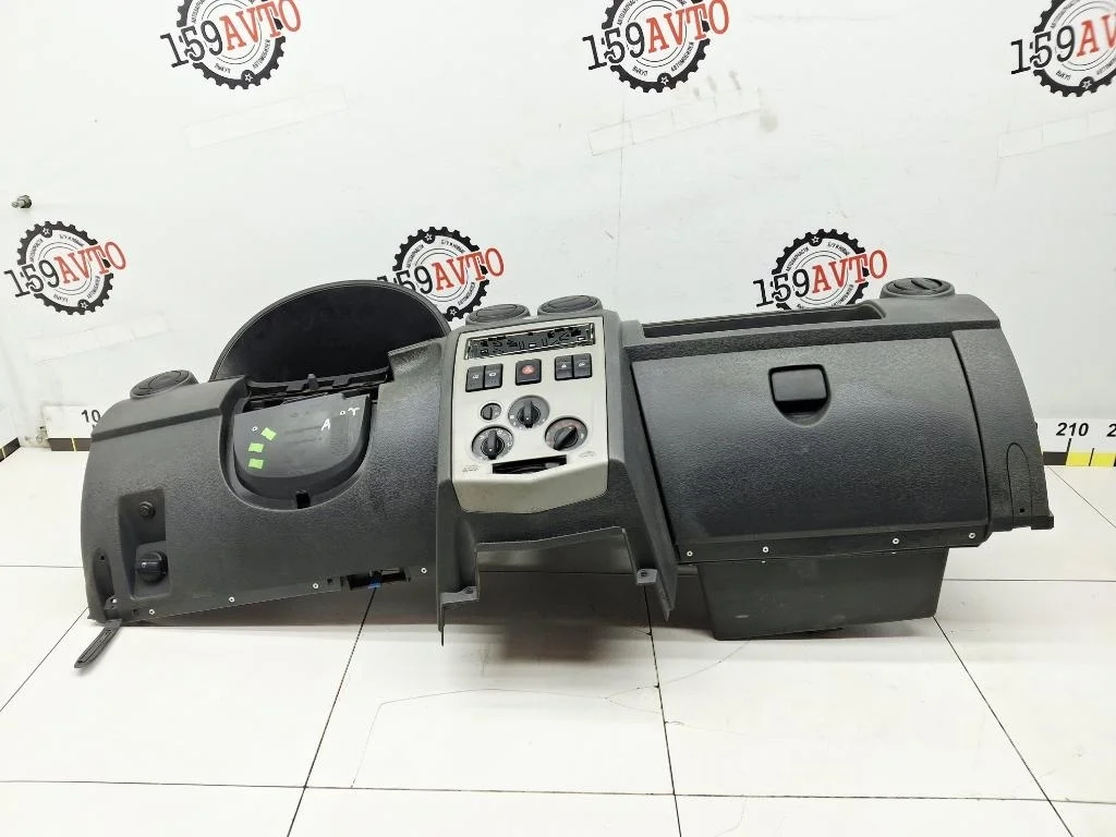 Торпедо Renault Logan 1 2007 L90