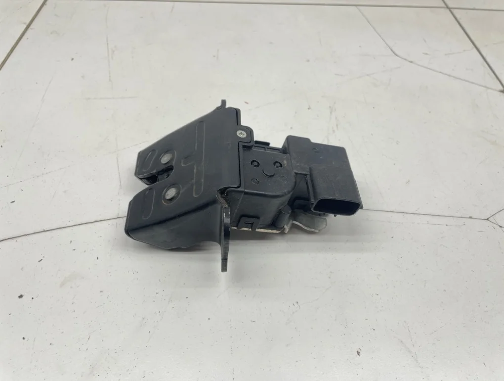 Замок багажника Kia Ceed 2 2015 JD