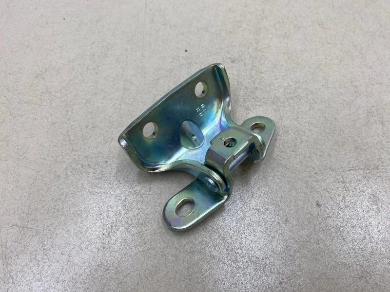 Петля двери верхняя задняя левая Hyundai Sonata 5