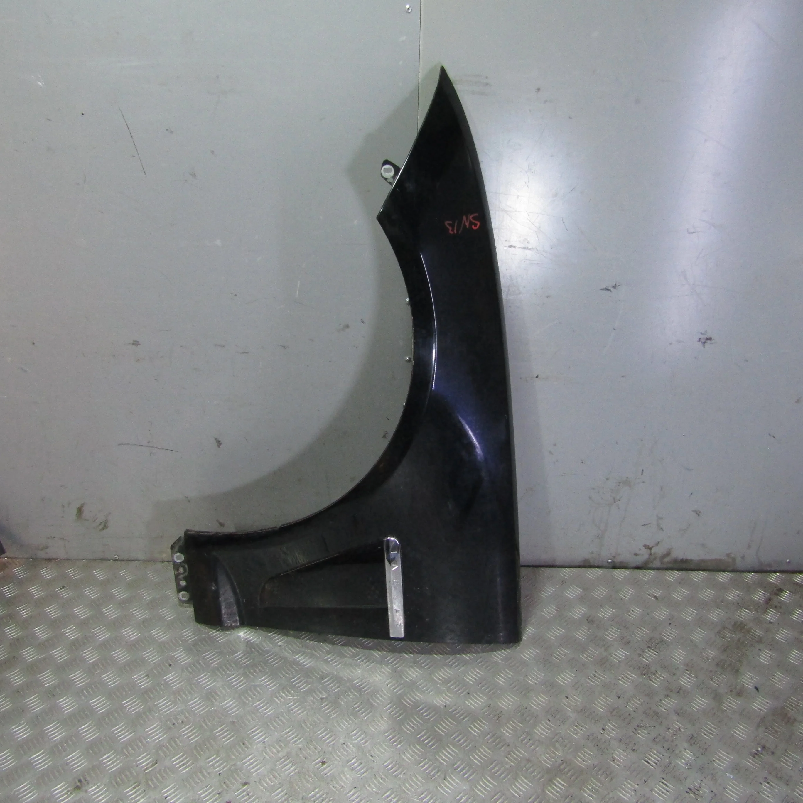 Крыло переднее левое JAGUAR XF I рестайлинг (2011