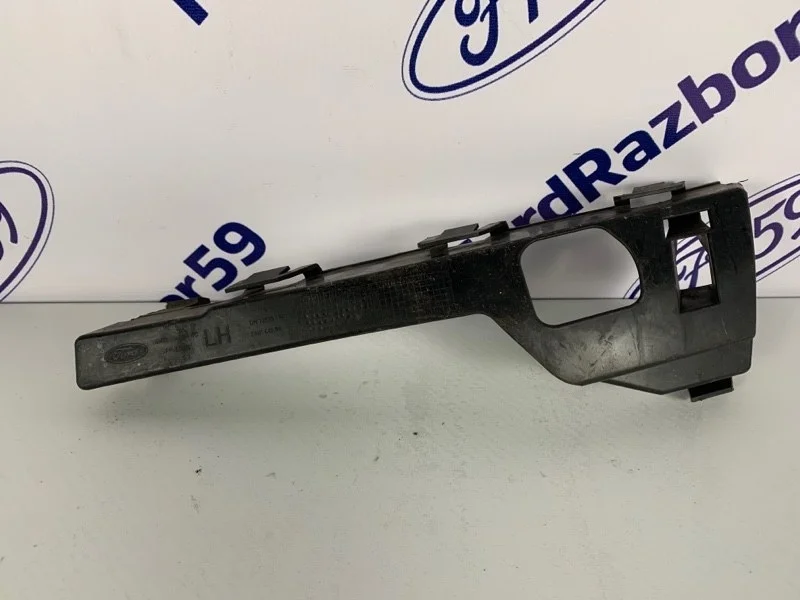 Кронштейн бампера Ford Focus 2 2007 1335699 CB4 1.8 (QQDB), передний левый