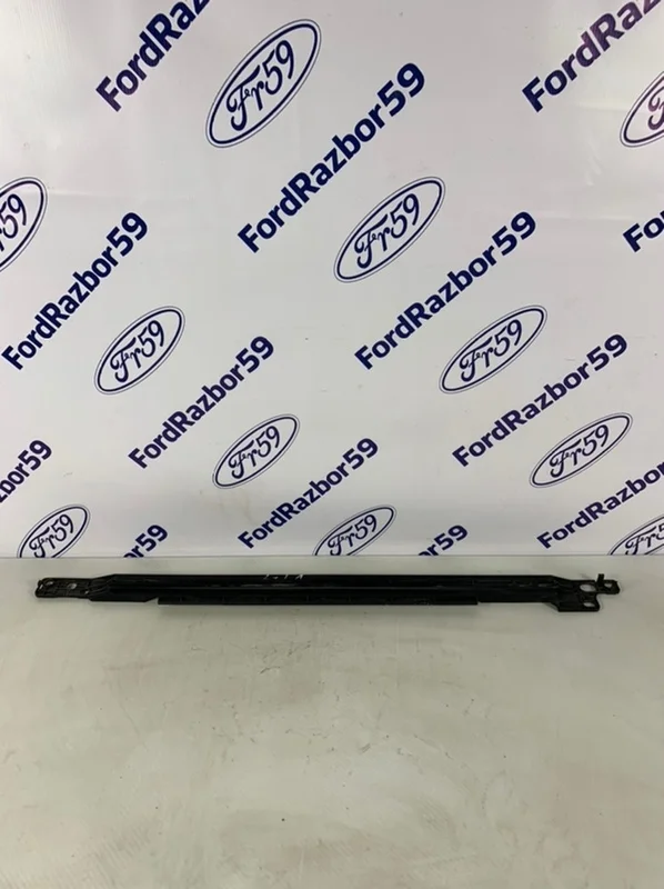 Планка над радиаторами Ford Focus 3 2011 1718365 CB8 1.6 (PNDA)