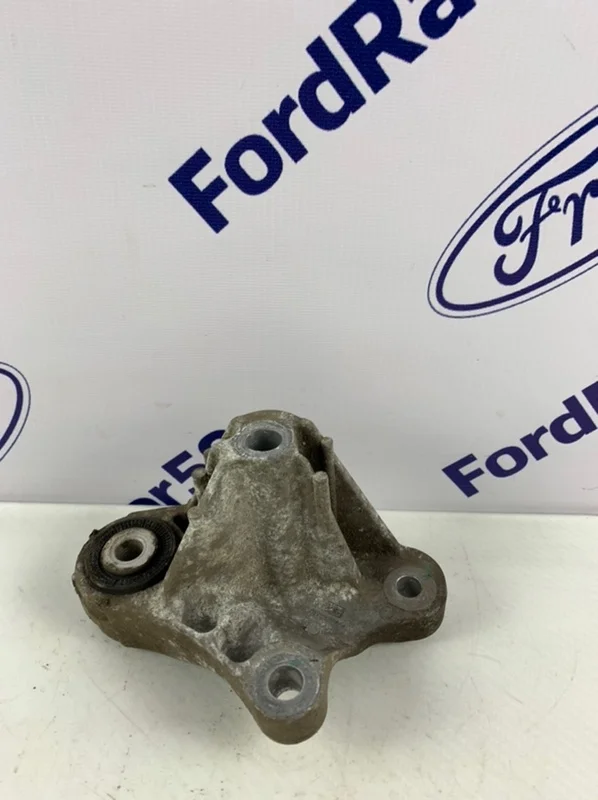 Кронштейн МКПП (Серьга) Ford Focus 2 2005-2011 1322569 CB4 1.8