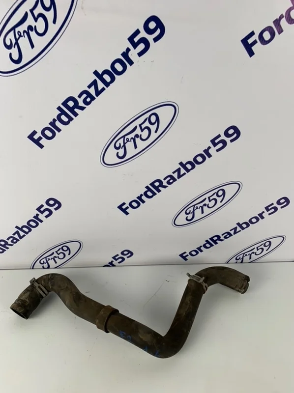 Патрубок системы охлаждения Ford Focus 2 2005-2011 1520851 CB4 1.6