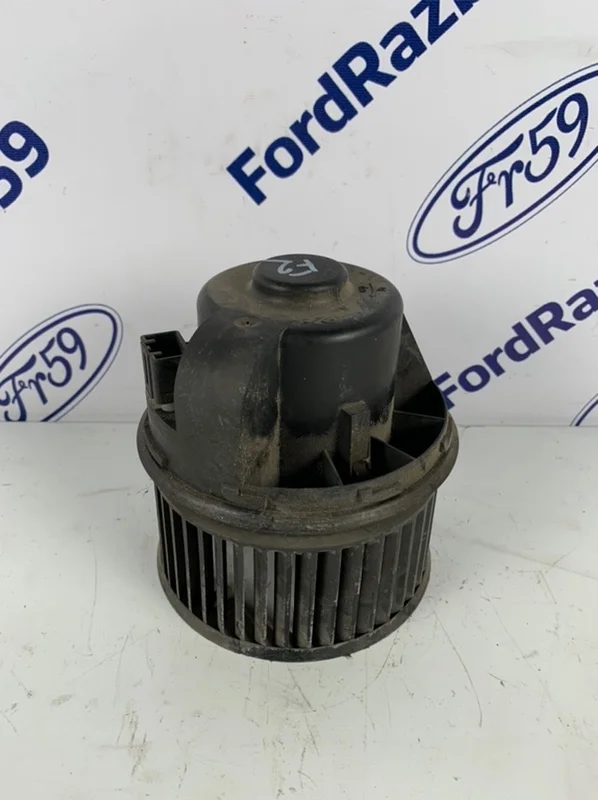 Мотор печки Ford Focus 2 2005-2011 1362641 CB4