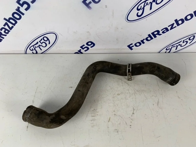 Патрубок системы охлаждения Ford Focus 2 2009 1490677 CB4 1.8 (QQDB)