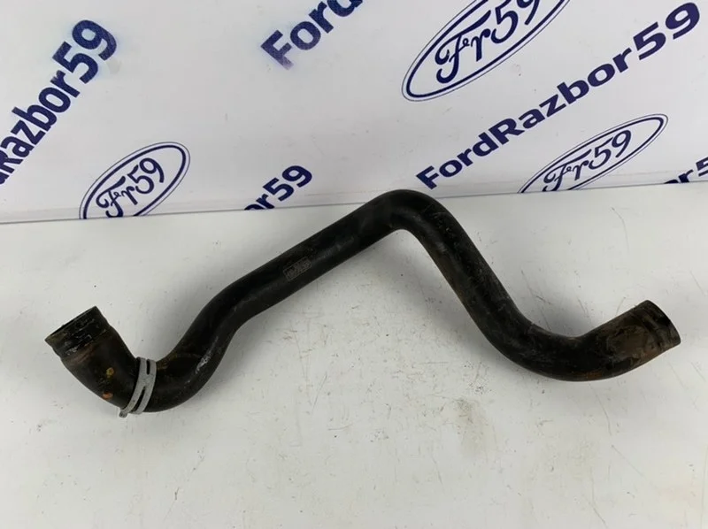 Патрубок системы охлаждения Ford Focus 2 2008-2011 1520851 CB4 1.6