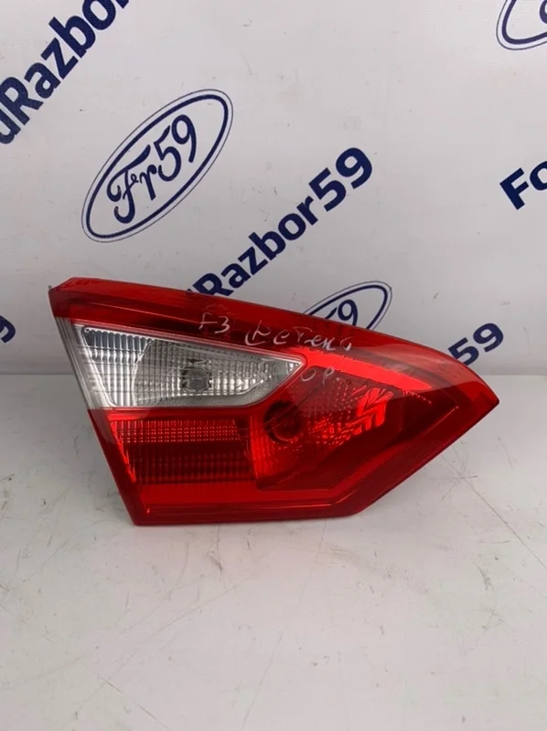 Фонарь в крышку багажника Ford Focus 3 2011-2015 1769302 CB8, задний левый