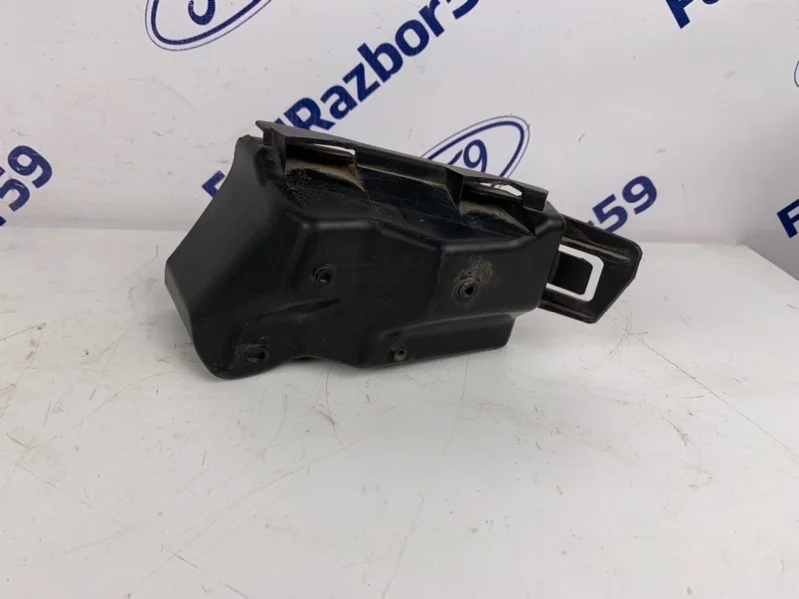 Кронштейн бампера Ford Focus 3 2011-2015 1748861 CB8, задний левый
