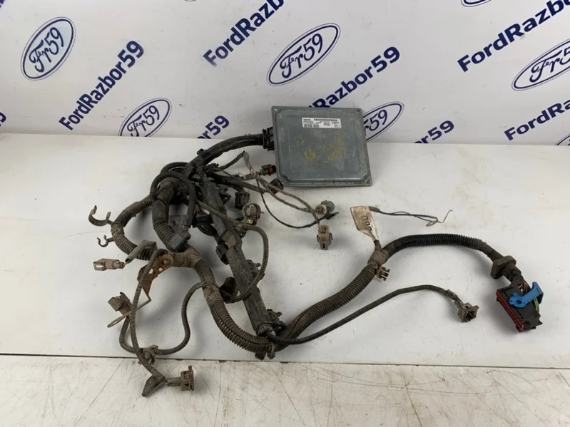 Блок управления двигателем Ford Focus 2 2005-2011 1333603 CB4 1.6